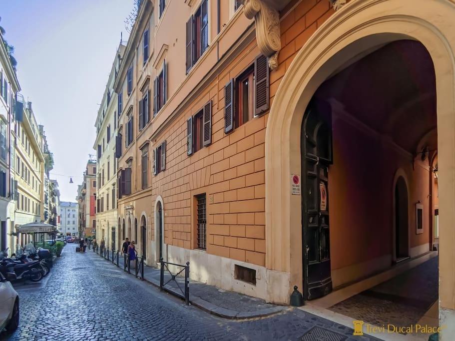 Trevi Ducal Palace 罗马 外观 照片